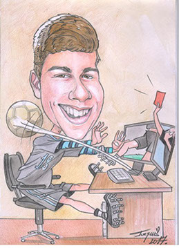 Karikaturista Janko: Ručně kreslená karikatura kluka v dresu u herního PC s fotbalovým míčem na A3.